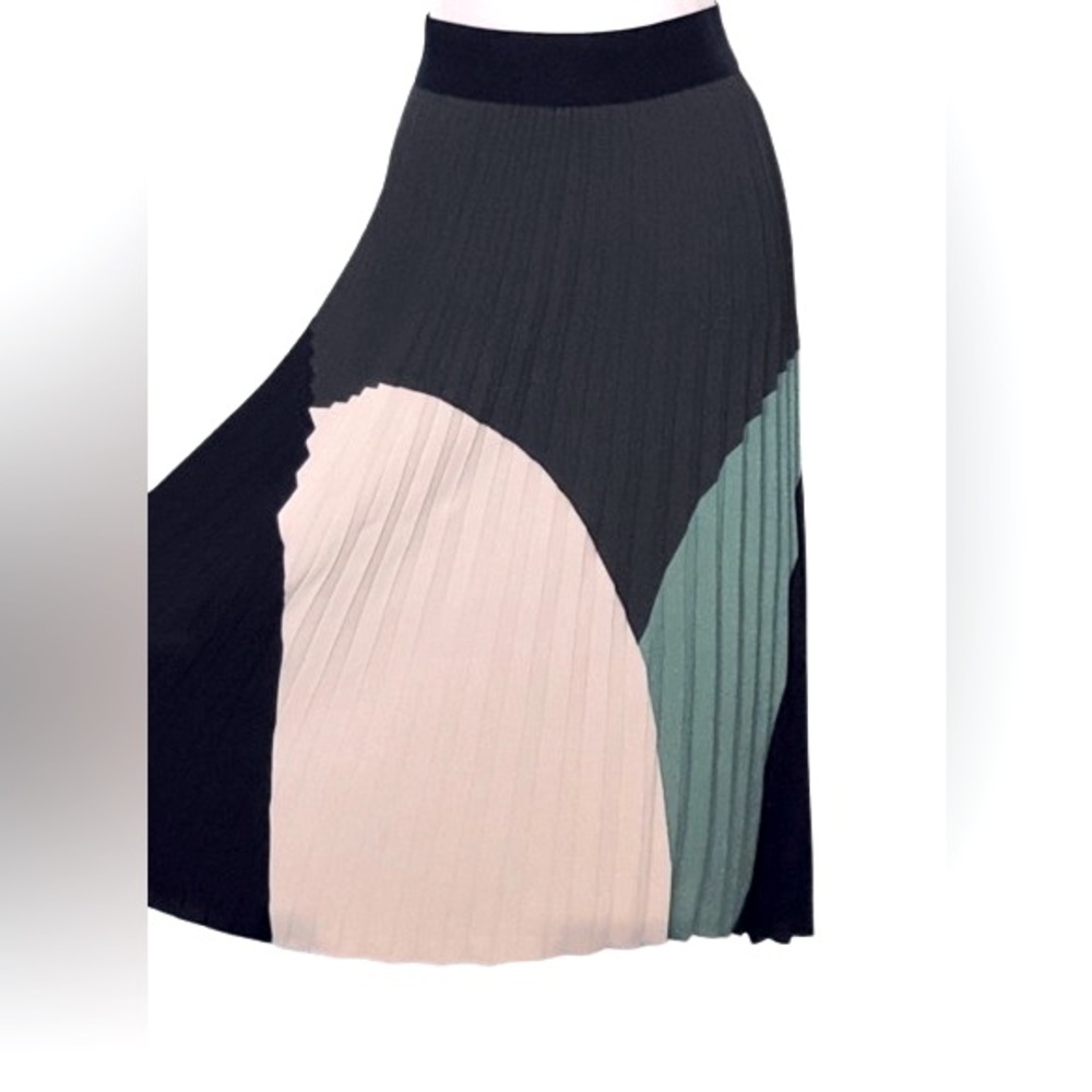Mod Retro Midi Pleated Skirt Alfani Pm Black, Cream, & Green Skirt Circles